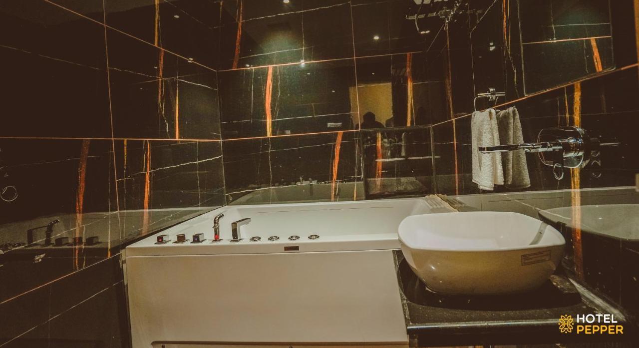 Hotel Pepper Hisar ภายนอก รูปภาพ